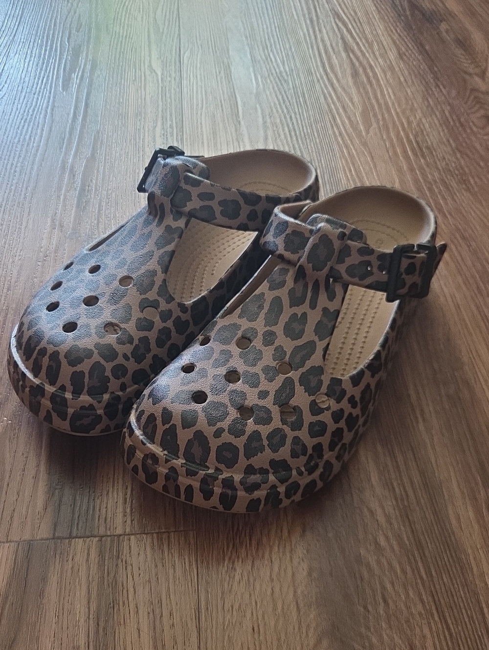 CROCS Leopard Print Mary Jane Clogs in Brown Women Size 7